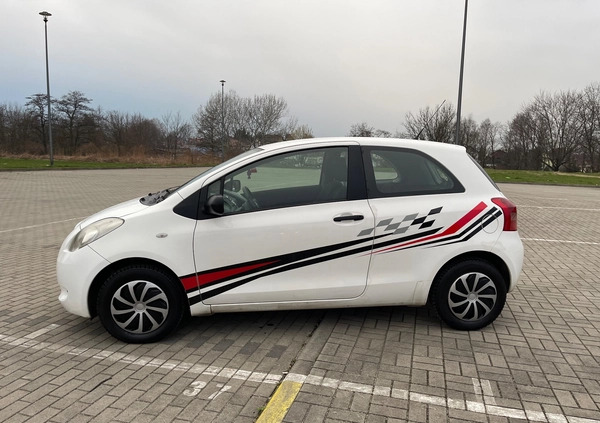 Toyota Yaris cena 9900 przebieg: 286000, rok produkcji 2006 z Paczków małe 37